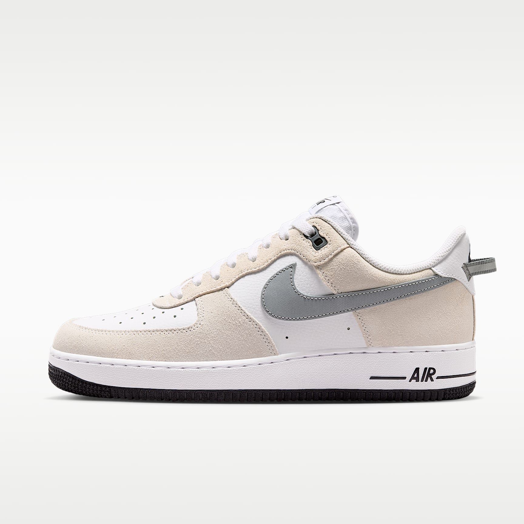 Nike Air Force 1 '07 LV8 Erkek Ayakkabısı. Nike TR